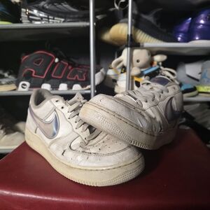 🔥 Nike Men's AF1 White Low-Top Sneakers with Iridescent Swoosh Size 10